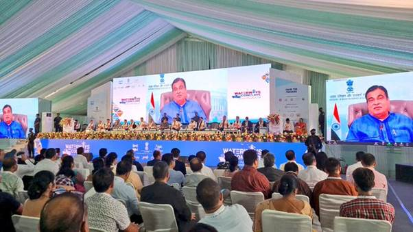 PIBChandigarh's tweet photo. Union Minister @sarbanandsonwal says waterways could provide the greatest opportunities for young entrepreneurs
Assam anchoring 770 crores project for safe ferry services
#WaterwaysConclave
🔗https://t.co/yYA4X90vFO @shipmin_india https://t.co/Z44Mm2b6a3
