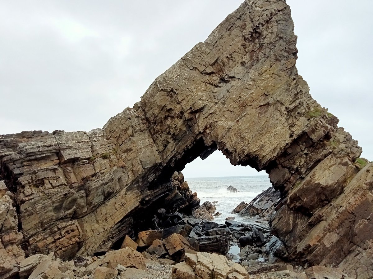 Geology_Tim's tweet photo. In the Biotite zone of Buchan metamorphism #MSG22 #geology https://t.co/0TQlabFxj4