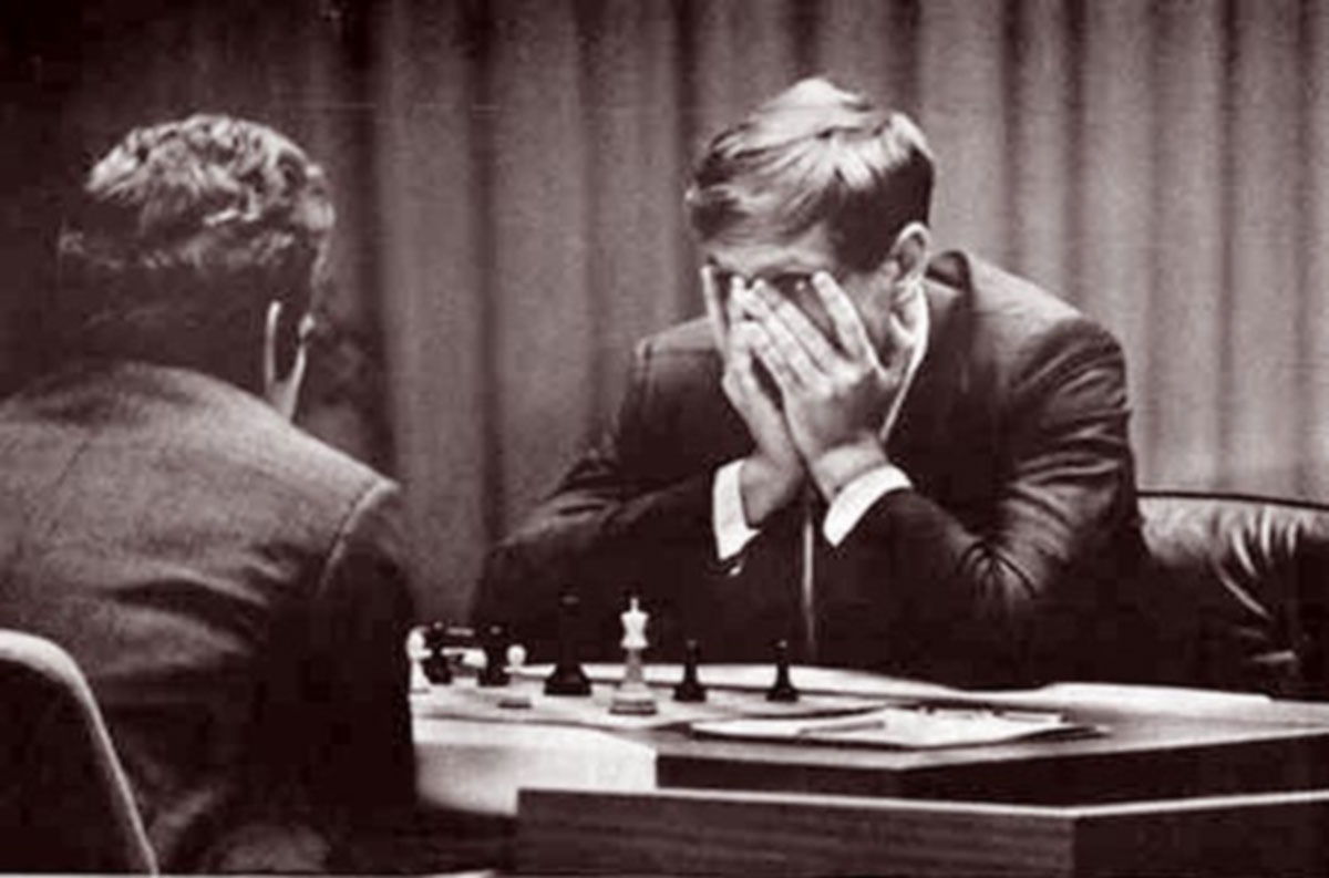 Estas fotografías de ajedrez dieron la vuelta al mundo y sobreviven como un legado histórico con una magia propia.

FOTO 1) El error de Fischer contra Spassky, año 1972