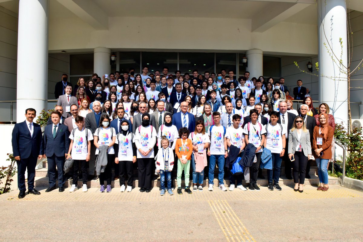 "#STREAMItUp! Projesi Yüz Yüze Eğitim Aşaması Açılış Töreni Rektörümüz #ProfDrAhmetAtaç'ın katılımlarıyla gerçekleşti
#ManisaCelalBayarÜniversitesi #MCBÜ @USEmbassyTurkey @streamitup1 <a href="/stemegt/">STEM Eğitimcileri Derneği</a> <a href="/stemedutr/">STEM Educators Association</a> <a href="/bilimsenligi45/">Manisa Bilim Şenliği</a> <a href="/il_mem_45/">Manisa İl Millî Eğitim Müdürlüğü</a> <a href="/sanliurfammem63/">Şanlıurfa İl Milli Eğitim Müdürlüğü</a>