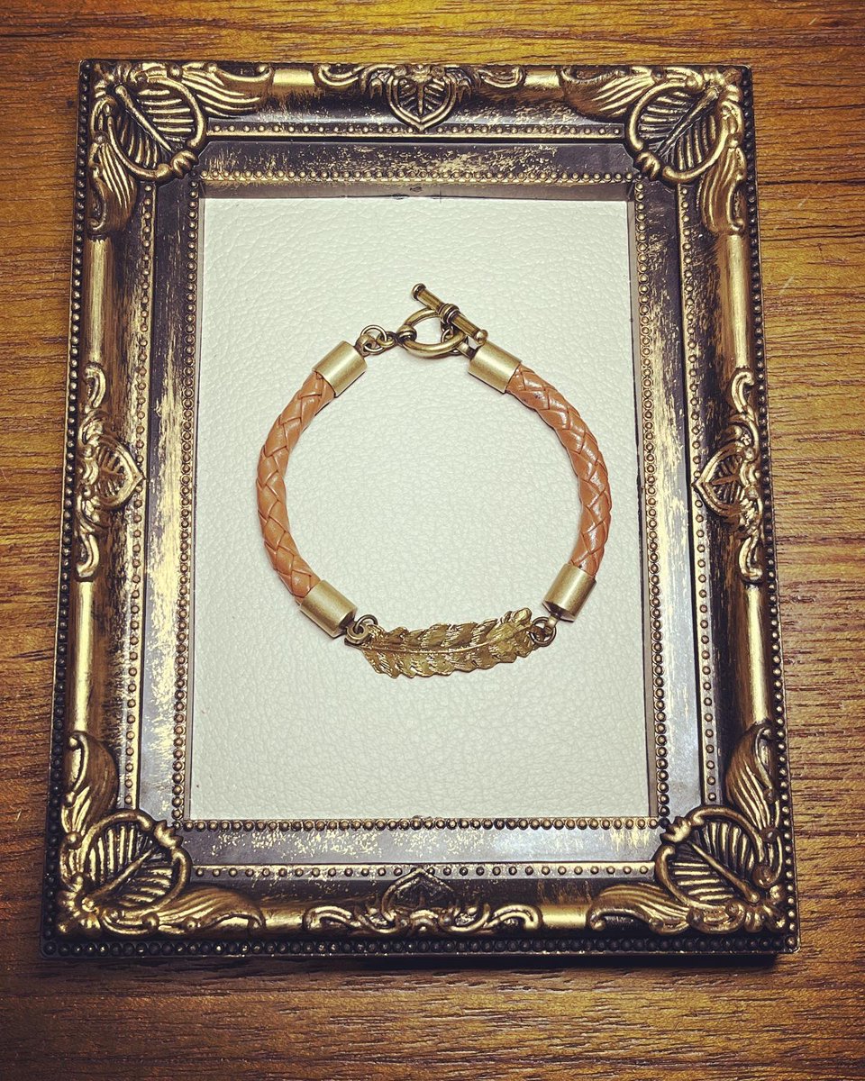 CatwalkBijoux's tweet photo. Catwalk Bijoux
新作シマフクロウの羽レザー
ブレスレット
キャメルレザータイプ
Catwalk Bijoux 初のメンズアクセサリーが登場!!
#catwalkbijoux #blacelet #leather #camel #blass #vintage #koenji #mens #owlwings #真鍮#彫金#レザーブレスレット #シマフクロウの羽#猛禽類 https://t.co/4QfLaCywkB
