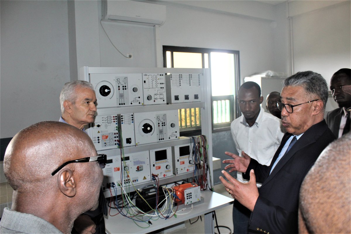 BoCEJGuinee's tweet photo. La mission de supervision de la #Banque_mondiale du #Projet_BoCEJ se poursuit. La délégation a été reçue dans la matinée de ce lundi 11 avril par les autorités de l'université privée #Kofi_Annan de Guinée (UKAG), l'une des institutions bénéficiaires du #Fonds_compétitif. https://t.co/D7y81GwtFQ