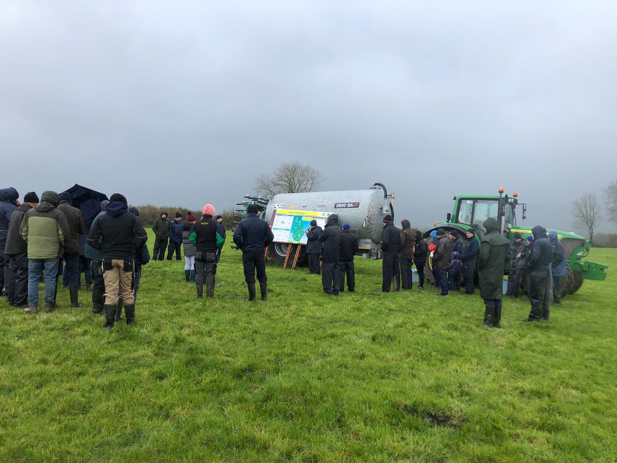 MunsterBovine's tweet photo. Some really good crowds despite the rain ☔️ listening to the @munsterbovine team &amp; all at the @TeagascKyLk Signpost farm walk at Kieran, Declan &amp; Eileen Murphy's Farm, Effin, Co Limerick🐄@TeagascSignpost @TeagascGrass10 #Breeding22 #SuperiorGenetics #Dairy https://t.co/7RxgUxQ4WU