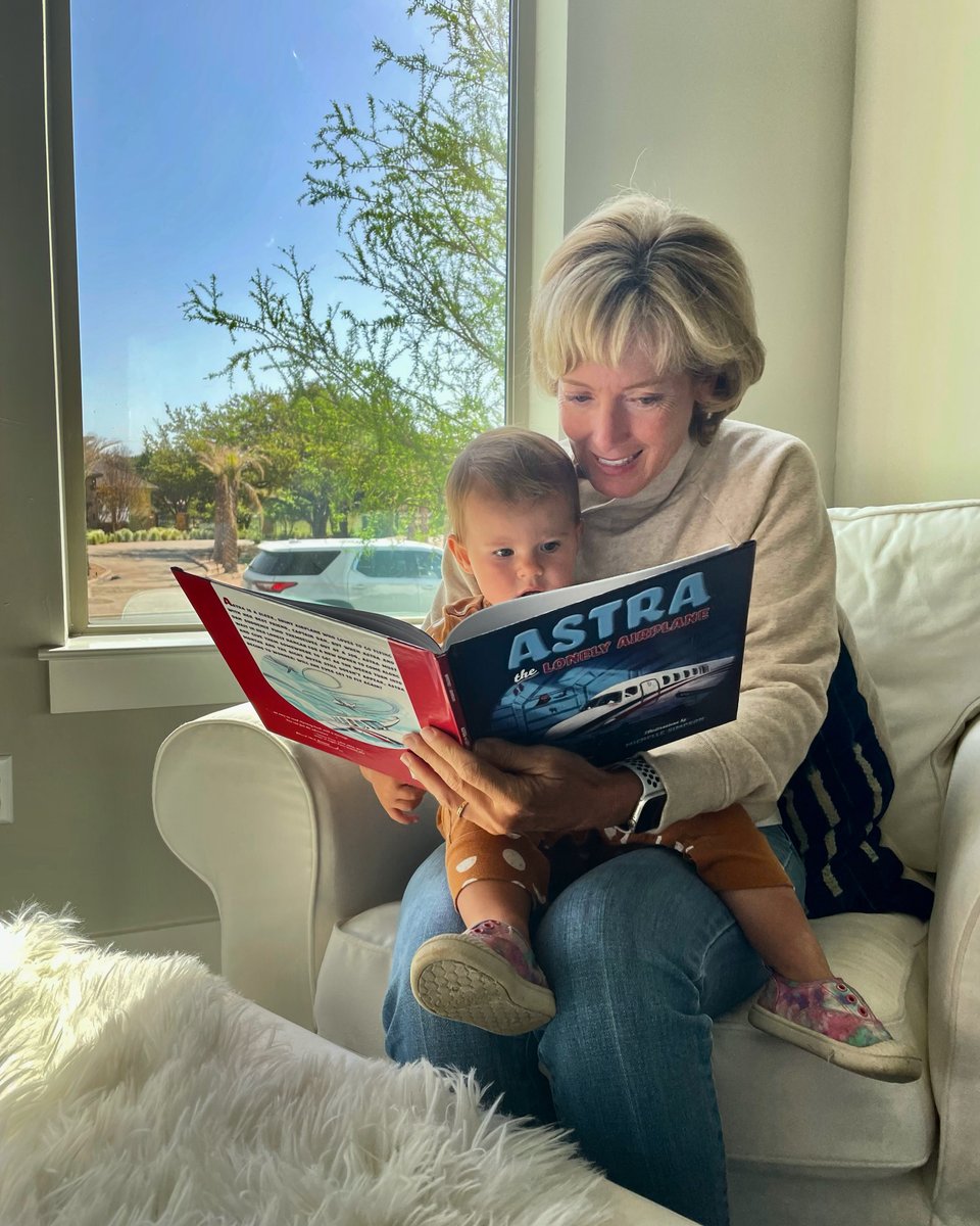 BestCincyPRPro's tweet photo. A beautiful #grandmother reading #astrathelonelyairplane to her #granddaughter
#readingwithchildren #youngreaders #learntoread
#rhymingverse #picturebooks #planes #pilots #flying #aviation #storytime #preschool #kindergarten #elementaryschool #K5 #teachers #kidlit @brandypublish https://t.co/h6dub6dzF2