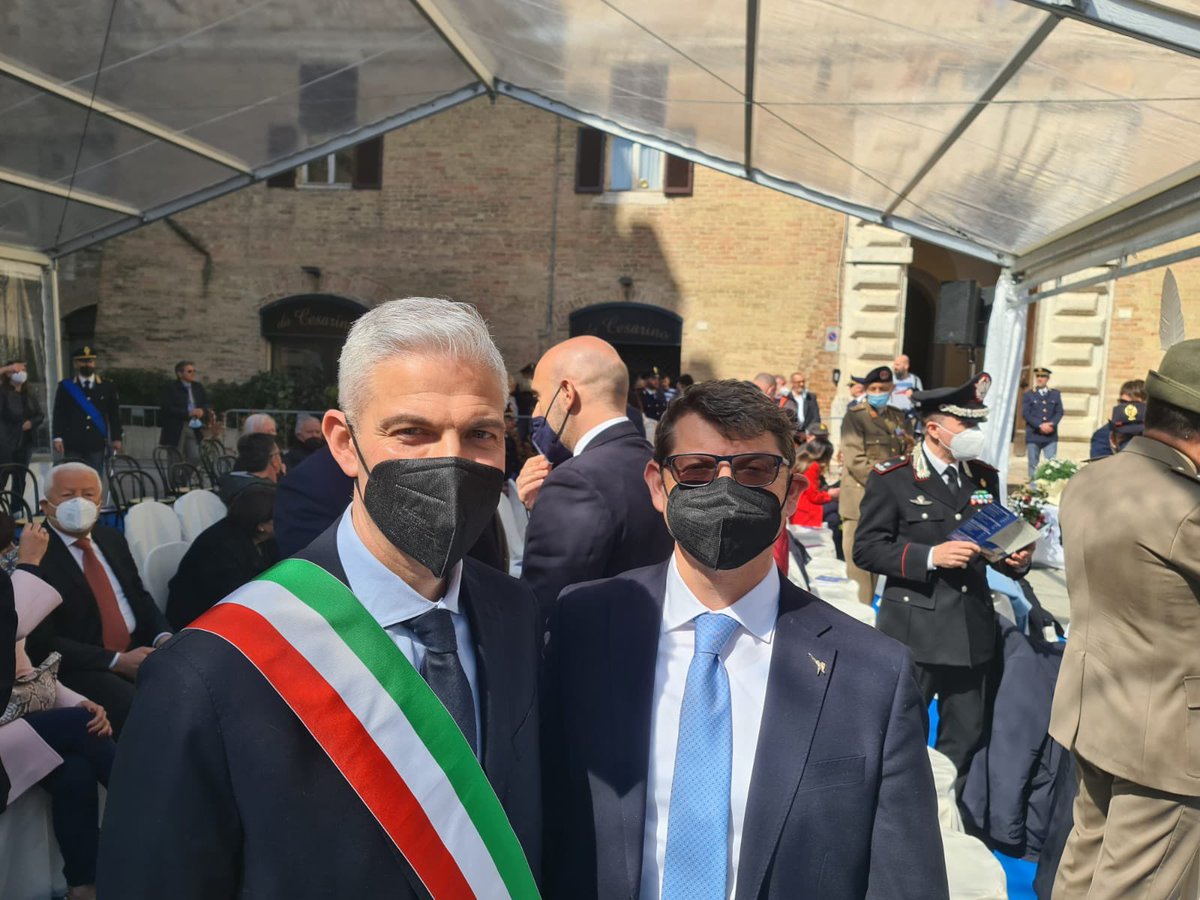 LBriziarelli's tweet photo. Questa mattina a #Perugia per celebrare i 170anni della #Polizia di Stato. Un dovere e un onore poter essere, oggi, al fianco di uomini e donne che hanno scelto di rischiare la vita tutti i giorni per #difendere gli #italiani. Grazie per #essercisempre #polizia https://t.co/f7NRQfJX3c