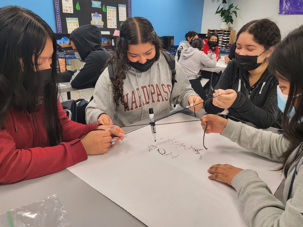 MexAmCouncil's tweet photo. MAC College & Career Prep 22 Students practice their team work skills through the Team Building: Making Words With String workshop. #CCP22 #CCP #MAC #MACScholar #DreamBIG #MACScholar22 #SiSePuede https://t.co/CcivTTKNWQ