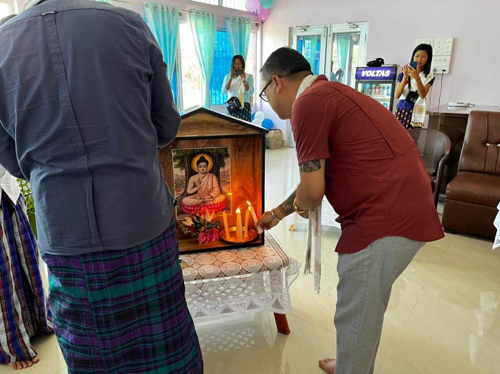 ZingnuChau's tweet photo. Attended the unveiling ceremony of the book titled 'A glimpse into Orchids of Namsai District of Arunachal Pradesh' at Tengapani, written by our own scientist from the state-Dr. Krishna Chowlu Ji, Scientist Botanical Survey of India (BSI)

@byadavbjp @PemaKhanduBJP
@ChownaMeinBJP https://t.co/iPBpOib5B7