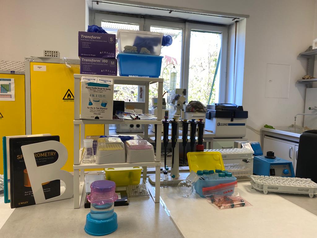 EnJoiPol1's tweet photo. Is It time to launch an #IKEA lab furniture line? Feel free to get inspired from our workspaces with IKEA adapted labware 😉 @EnJoiPol1 team from @CnrIpcb

 #Catania #labs #Science 

@IKEA @IKEAITALIA https://t.co/ioo3XZVELI