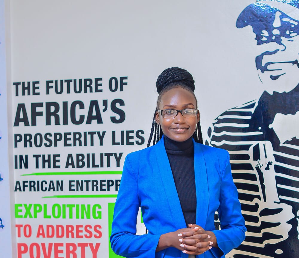 TikoJoy01's tweet photo. Take some time and specialize in trending technologies
Cloud computing
AI
Block chain
Robotics 
big data
IOT
5G
Soon or later most jobs like accounting, security guards, building etc will be replaced by robots. @OfficialMubs @accountgovt @jwbalunywa @SicaMubs @find_bmutebi https://t.co/ZQVPQ9qoOw