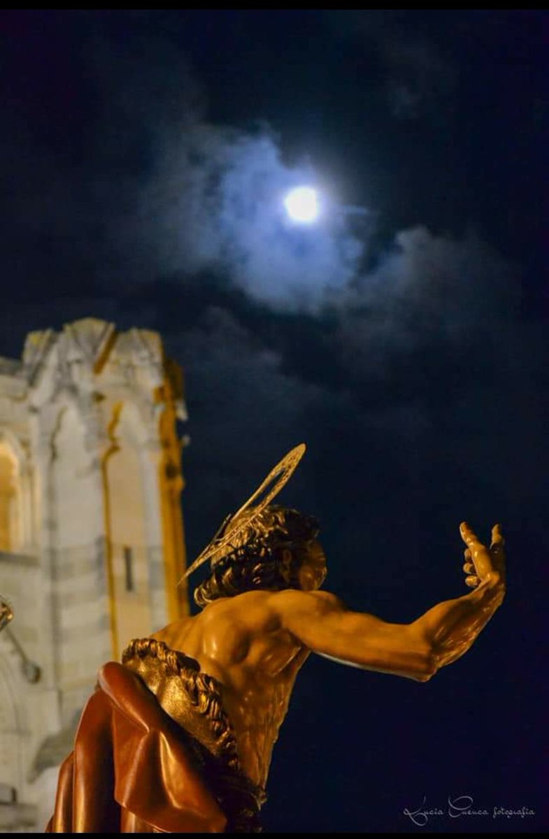 SSantaCuenca's tweet photo. Martes Santo en Cuenca es Martes de Perdón. La procesión de #PerdonJdC comienza a las 19h en la Iglesia del Salvador, con la salida de las Hdades de San Juan Bautista y el Cristo de la Luz, que portan las imágenes de San Juan y María Magdalena respectivamente #SSantaCuenca22 https://t.co/uEC5VFIDBC