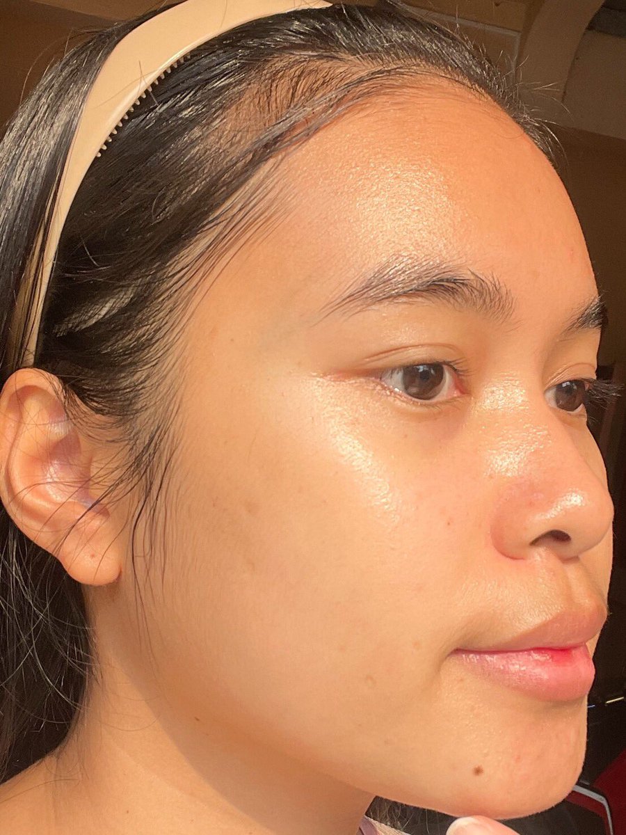 mmtd_tpw's tweet photo. ต้องลอง #เซรั่มผิวใส #Snowgirl Miracle White Serum ตัวนี้ช่วยลดจุดด่างดำ ให้ความชุ่มชื้นกับผิวได้ดีมาก ๆ ผิวเนียนนุ่ม ปรับผิวให้กระจ่างใส ใช้หมดไปสองซองรู้สึกได้เลยว่าผิวนุ่มและกระจ่างใสขึ้น ดีย์!! ซองละ 49.- พกความสวยอัดแน่นเต็มซอง คุ้ม 💗 #ครีมซองเซเว่น #รีวิวเซเว่น https://t.co/Ju7RHgLbQN