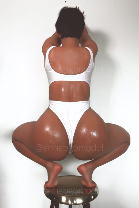 See this ass bouncing on a dick at https://t.co/z7FmcsRcOj https://t.co/bRuoXwGPSm