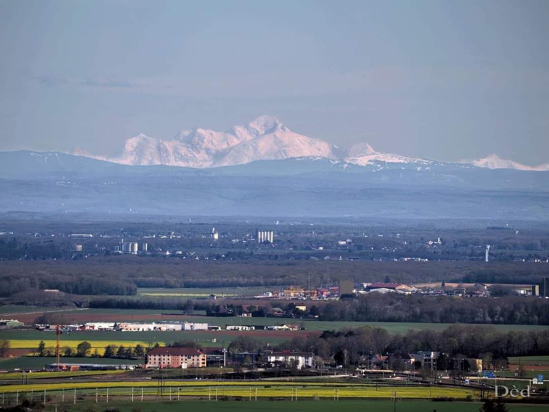 thdu21's tweet image. Le Mont Blanc hier depuis Dijon 😳