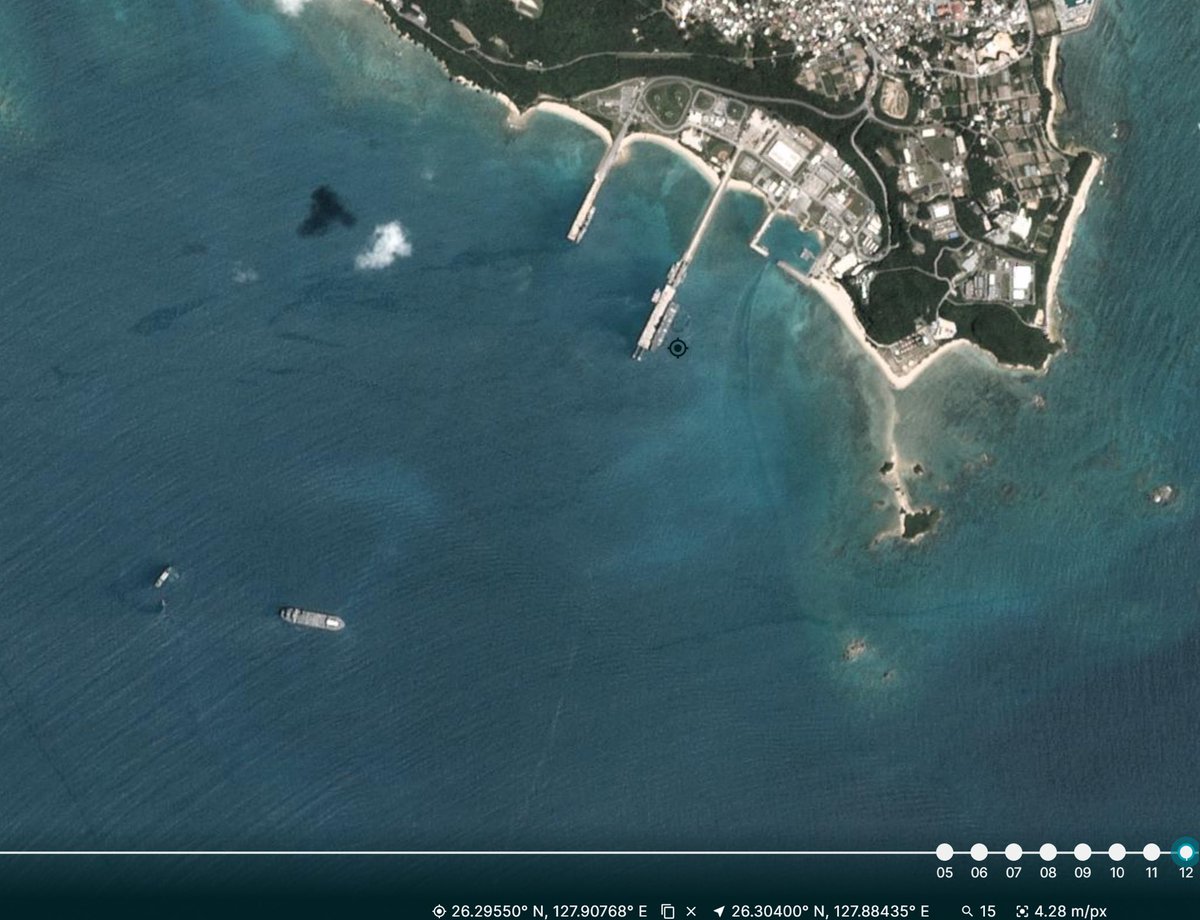 The satellite via @planet showed the Japanese maritime self defense force helicopter carrier Hyuga 16DDH and the U.S. Navy expedition maritime base ship #USSMiguelKeith ESB-5 docked in Okinawa
#OSINT