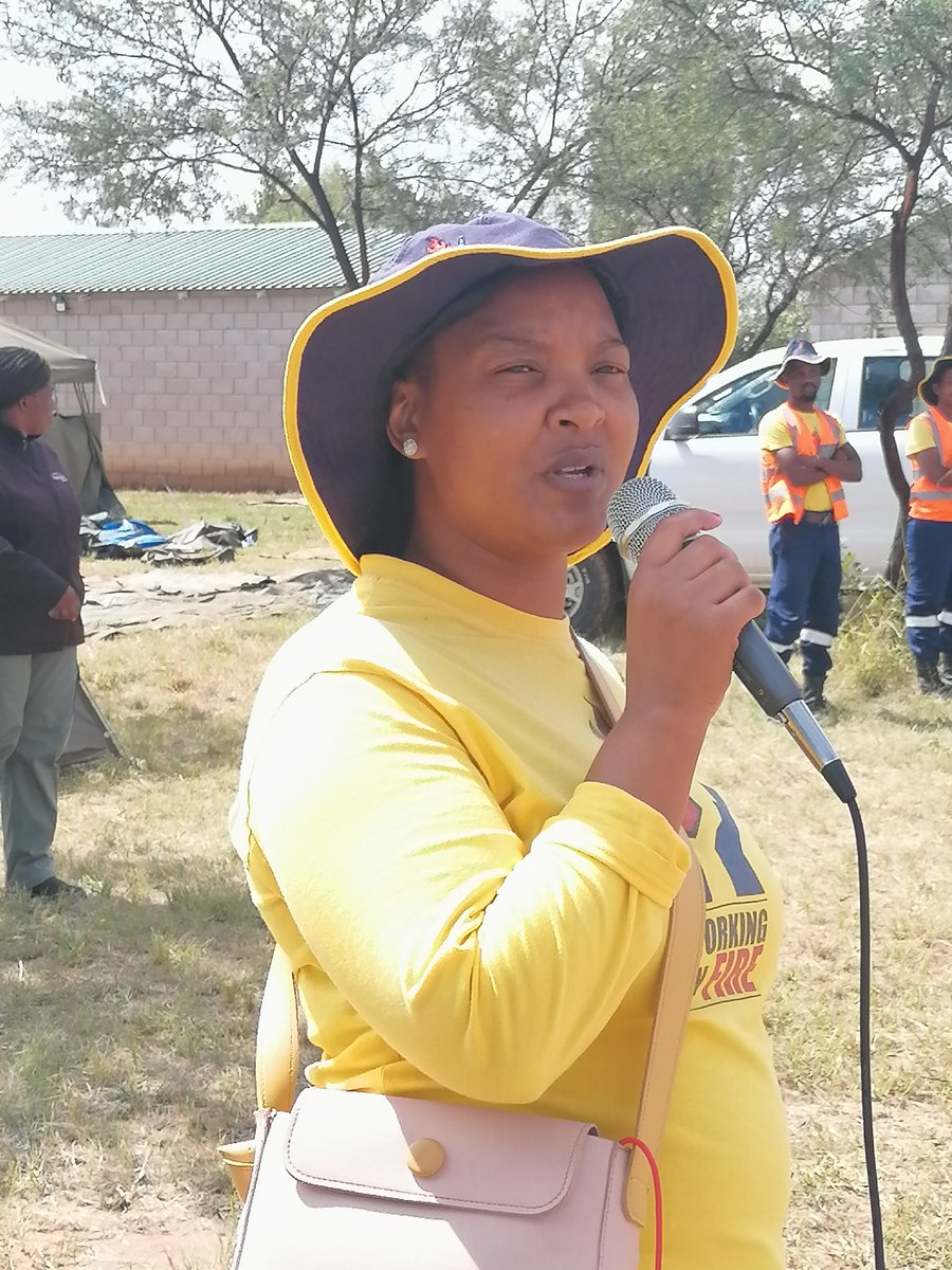 wo_fire's tweet photo. Working on Fire third group from Blouberg; Lepelle-Nkumpi; Molemole; Aganang and Mamabolo Bases in Limpopo gathered for their Yellow Card Training Camp in preparation for the #WinterFireSeason_2022 at Leseding Base in Vaalwater.
#WOF_LIM
#YCTC
#FireReadiness
@environmentza https://t.co/6McVJtDx7D