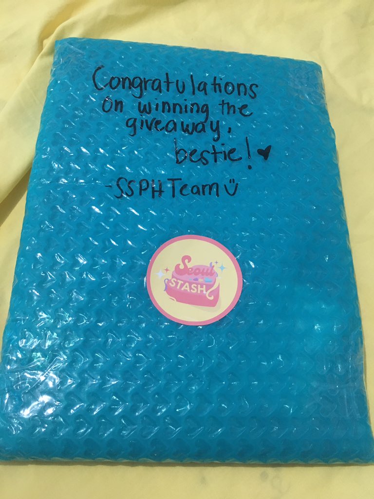 Army_Renren's tweet photo. ~~>๐: #Areenmails
Hello! @SeoulStashPH naka uwi na po yung pogiiii thank you so much po again finally I have Jin premium photo na, I will treasure this po and happy anniversary again God Bless!! ๐ฅบ๐ค
#SeoulStashFeedbacks https://t.co/KrlDrTeKd5