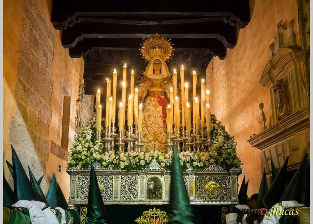 SSantaCuenca's tweet photo. A su paso por la Iglesia de San Andrés, se incorpora la imagen de María Santísima de la Esperanza y en la Iglesia de San Felipe Neri lo hace la R.I.E de Ntro Padre Jesús Nazareno (vulgo de Medinaceli) #PerdonJdC #SSantaCuenca22 https://t.co/jXjzaTJikx
