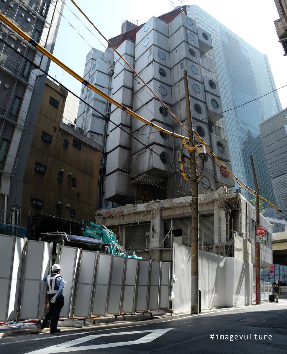 imagevulture's tweet photo. sadly 1st day of Nakagin Capsule Tower demolition
#Nakagin #NakaginCapsuleTower #NakaginCapsuleTowerdemolition #CapsuleTower #tokyo #imagevulture https://t.co/DskococeNu