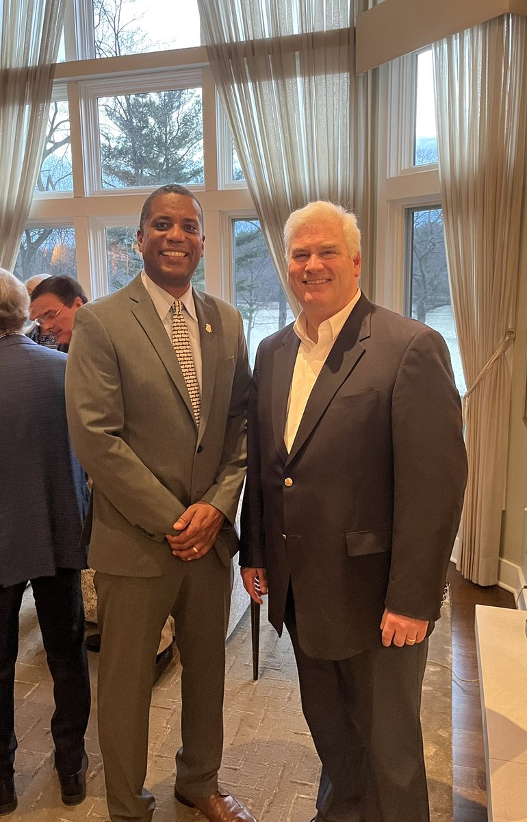 GSLoganCT's tweet photo. Thank you to @NRCC Chairman @RepTomEmmer for supporting our campaign for Congress in #CT05! We were honored to have you join us last evening to talk about how we’re going to take back the House this November! #ctpolitics https://t.co/Wc2uQXknQA
