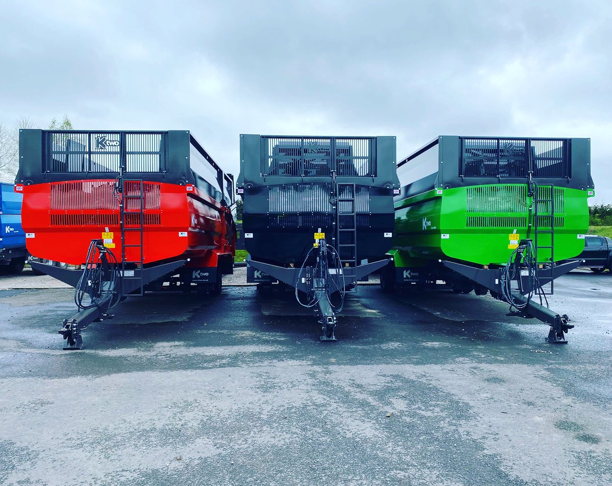 KtwoLtd's tweet image. Beasty #Ktwo Roadeo Curve Trailers loaded with Ktwo spreaders and North America bound!! 🟥⬛️🟩