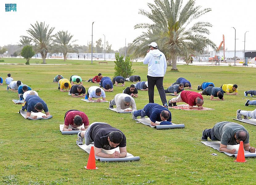 sulimanalteraif's tweet photo. مثال حي لتجسيد المواطنة الحقيقية وحب العمل التطوعي، ما يقوم به الشاب
#إبراهيم_الرشودي

سخّر جهده ووقته متطوعاً، بالمشاركة بخبرته الرياضية وتسخيرها لخدمة أبناء مدينة بريدة، ليساهم برفع المعدل اللياقي للمشاركين وتحسين صحتهم ونمط حياتهم.
شكرًا لك أخي إبراهيم، كثّر الله من أمثالك👍🏽🌹 https://t.co/1SMZZCdgLT