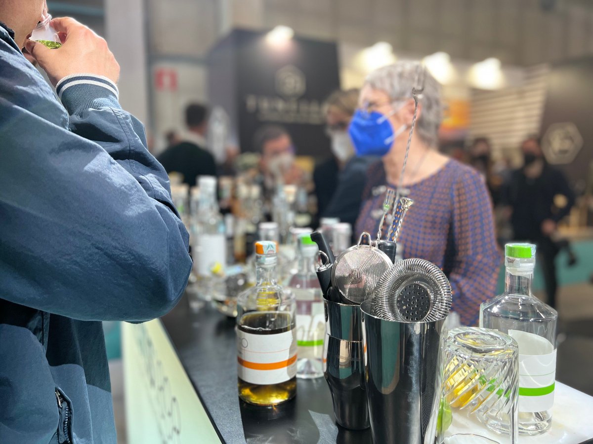 Domenis_1898's tweet photo. Cocktail strabilianti, tante bontà #domenis1898 tutte da degustare e imperdibili novità! Non siete ancora passati a trovarci?
Fino al 13 Aprile saremo a @VinitalyTasting e ti aspettiamo allo stand B7 nel padiglione 6 😉
#vinitaly #vinitaly2022 #visitusvinitaly https://t.co/s1xe3TLw2E