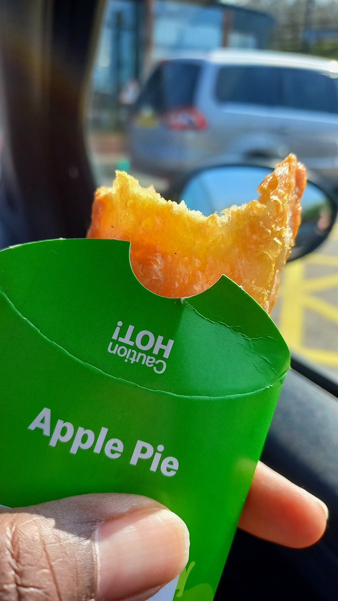 doggcams's tweet photo. @celindrew @almosquito1980 @McDonaldsFrance Ou en Angleterre 🇬🇧 https://t.co/4rHHK5CrMr