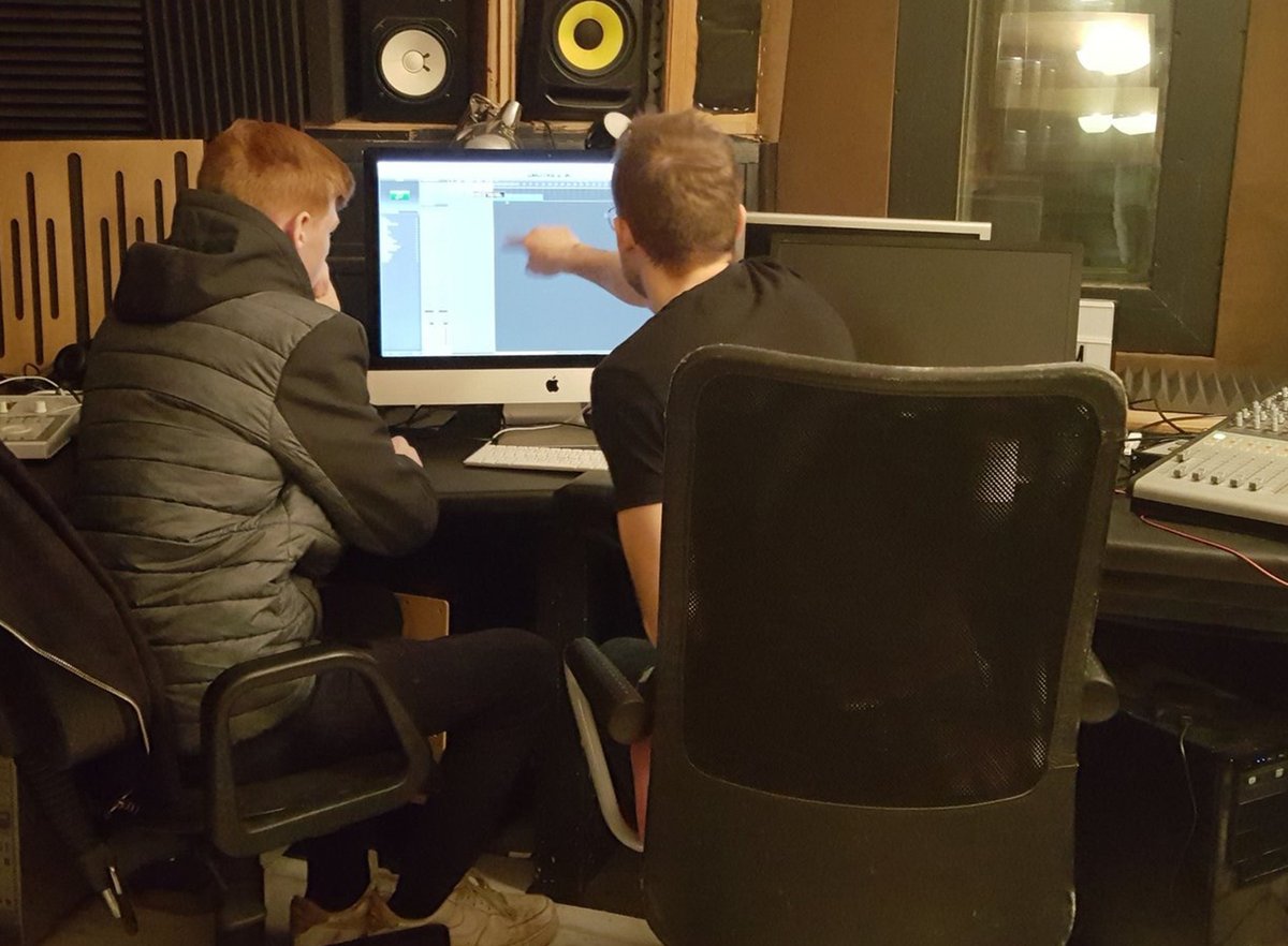 Did you know <a href="/Readipop/">Readipop</a> charity offer 1:1 music mentoring? These sessions provide young people in Reading with a safe space where they can be creative &amp; grow their confidence outside of a formal classroom setting.
Find out more:
⭐️  readipop.co.uk/youngpeople/

#rdguk #YouthWork