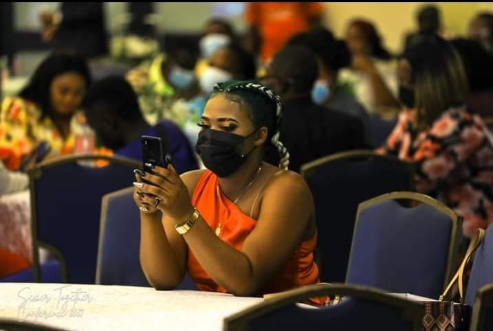 Somewhere in Accra, a sugar daddy is telling your bae that "that small boy can't do anything for you" and its true, you can't do foko 😂
#StarMakarios 
#beautychallenge
