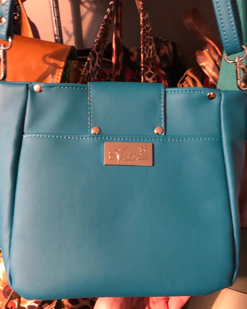 JudithV's tweet image. My latest crossbody. For more go to bagsbyvictoria.com