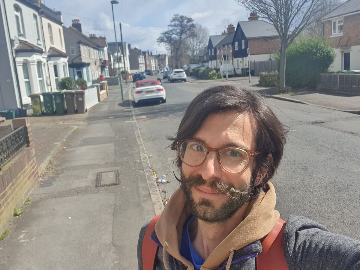 Wandle4Labour's tweet photo. Out and about in #Hackbridge. #leafleting and #doorknocking. Promised votes for #Labour for #council #Elections2022 from historic #Conservative and #LibDems. #FreshStart #NewHope #change #shift #voteswing https://t.co/hWQ6maTJab