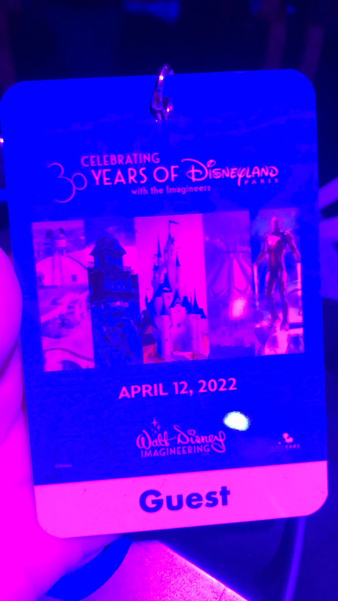 Akiko_ytb's tweet photo. Prête pour la conférence avec les Imagineers de Disneyland Paris 🥰 #DisneylandParis30 #buzzmember #disneycastlife https://t.co/orJxjq515w
