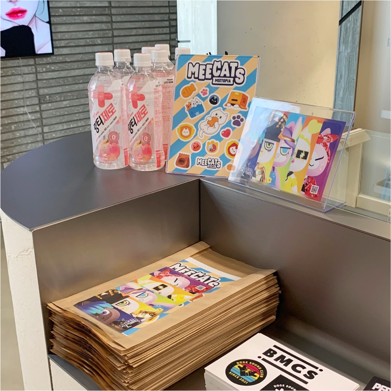 4월 12일부터 24일까지 진행되는 
NFT 합동 전시회에서 미캣츠 스티커를 무료로 나눠드립니다.

전시회 관람하시는 분들은 꼭 하나씩 가져가세요! 😊

자세한 내용은 디스코드에서 확인 부탁드립니다.
discord.gg/CxtkJNba7M 

#NFTCommunity #NFTs #nftcollector #NFTartist