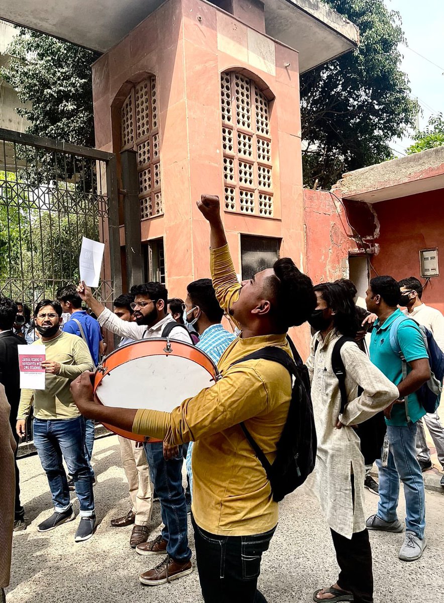 CampusFrontInd's tweet photo. Campus Front Jamia Millia Islamia conducted joint Protest along with other Organisation against the attack on muslims during the ram navmi.
#CampusFrontOfIndia https://t.co/9Lx9NnIcV3