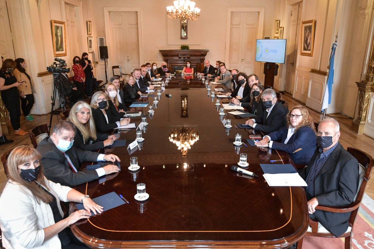 MinSalud_Ar's tweet photo. Reunión extraordinaria de la Comisión Nacional Interministerial en Políticas de Salud y Adicciones para elaborar una estrategia federal que aborde la salud mental y el consumo problemático desde una perspectiva integral.
+https://t.co/T9DooeIibn https://t.co/FrTYaiLcLI