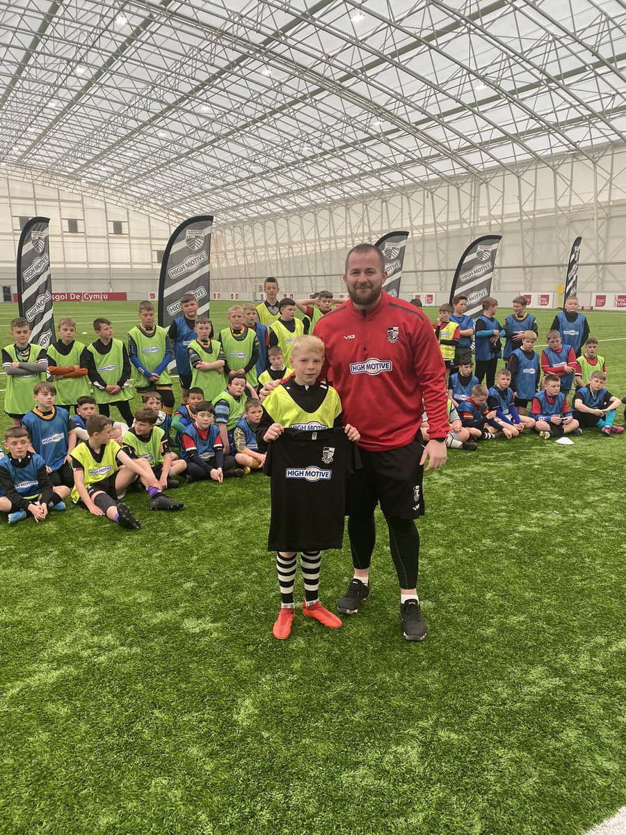 PontypriddI's tweet photo. The first session has finished.. One word.. AMAZING 🤩 @USWBScRugby @PontyPSRU @PontypriddRFC @USWSport https://t.co/SQx0EO9jrx