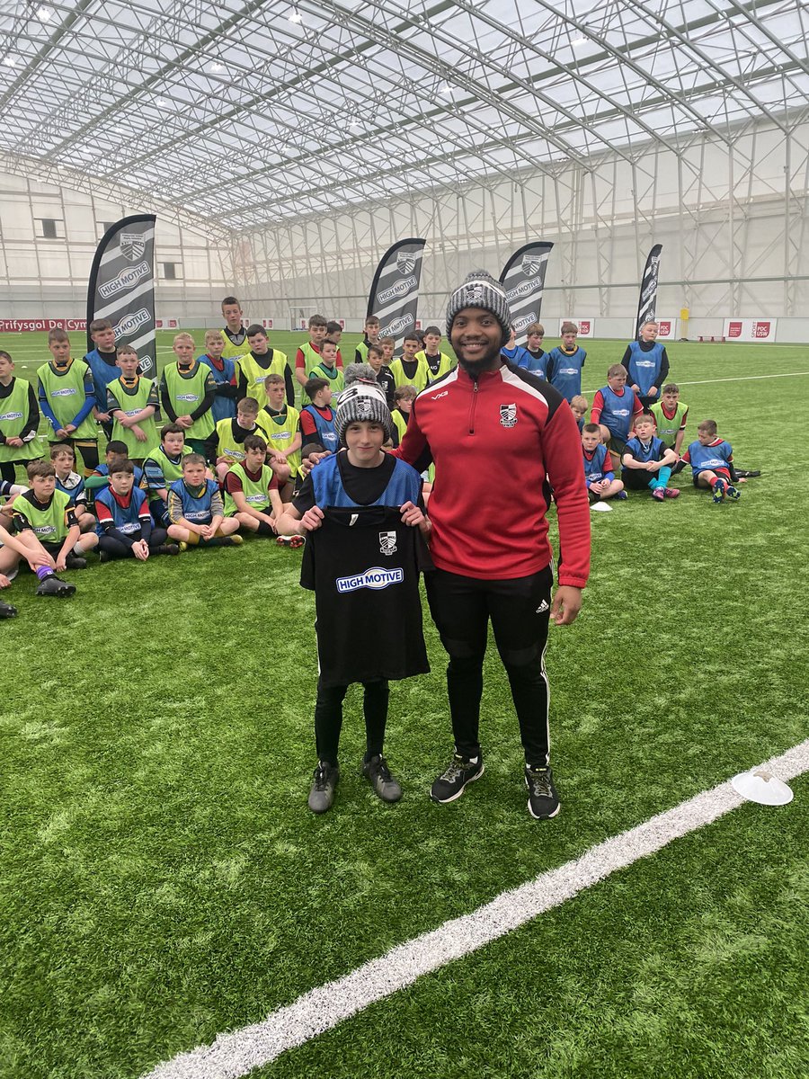 PontypriddI's tweet photo. The first session has finished.. One word.. AMAZING 🤩 @USWBScRugby @PontyPSRU @PontypriddRFC @USWSport https://t.co/SQx0EO9jrx