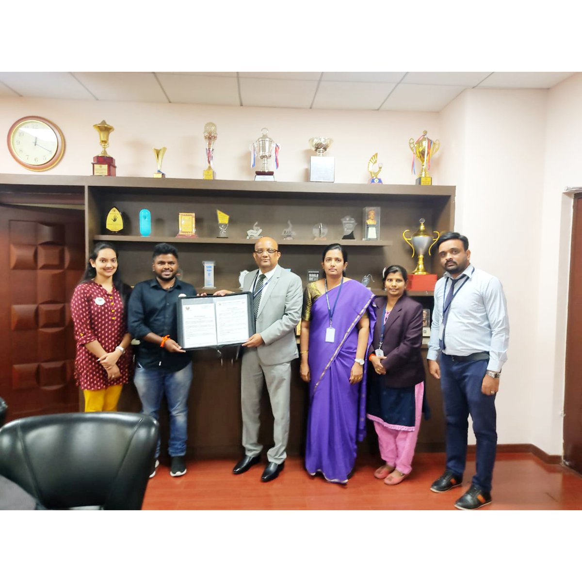 Pleasure, we feel honoured to sign the MOU with Dayanand Sagar Academy of Technology and Management. 

Happy to start this new beginning for the Community Development project 

Hoping to have an engagement session with your students.
.
.
.
#wayforlife #dsatm
