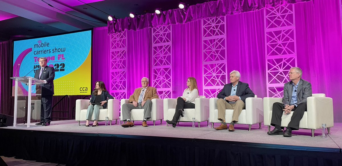 CCAmobile's tweet image. #MCS2022 kicks off with the @FierceWireless executive panel.