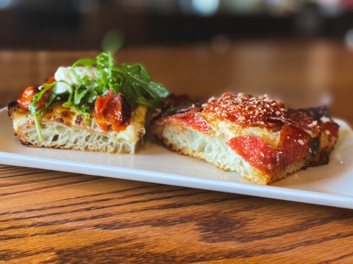 rarepizza.ca tweet media