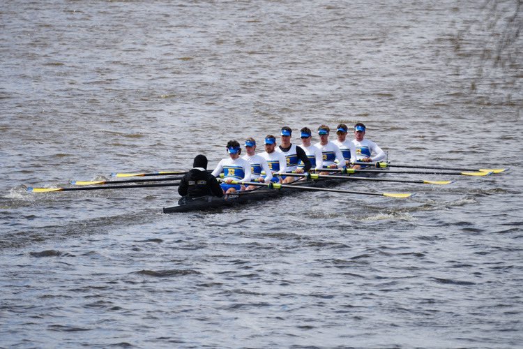 Jamesccone21's tweet photo. Varsity 8- 🥇/ Novice 4- 🥈 behind La Salle / Novice 8- 🥉 behind Virginia and Michigan. Tennessee up next 📍 https://t.co/VFgBWKphXe