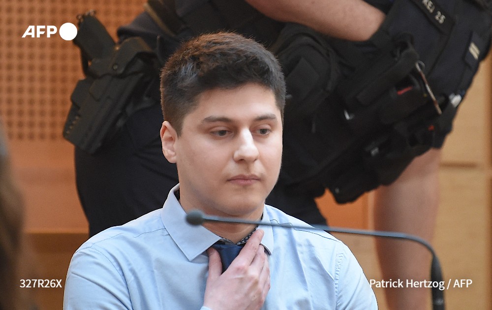 AFPespanol's tweet photo. #ÚLTIMAHORA Chileno Nicolás Zepeda condenado a 28 años de prisión por el asesinato de su exnovia en Francia #AFP https://t.co/7s3pEWX4Gq