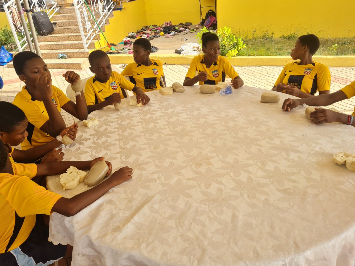 Fafaliorg's tweet photo. “Only someone else can scratch your back.” You have been scratching our back from day one @KitAid. We also thank you @HarpendenColts.
#harpenden #football Kotoko Brother Sammy #NCDs #BAT2023 Funke Akindele #CANNGA Dipo #ghana #Accra #soccer #ball #Africa #GH #ThankfulTuesday https://t.co/ikpP4I8nMD