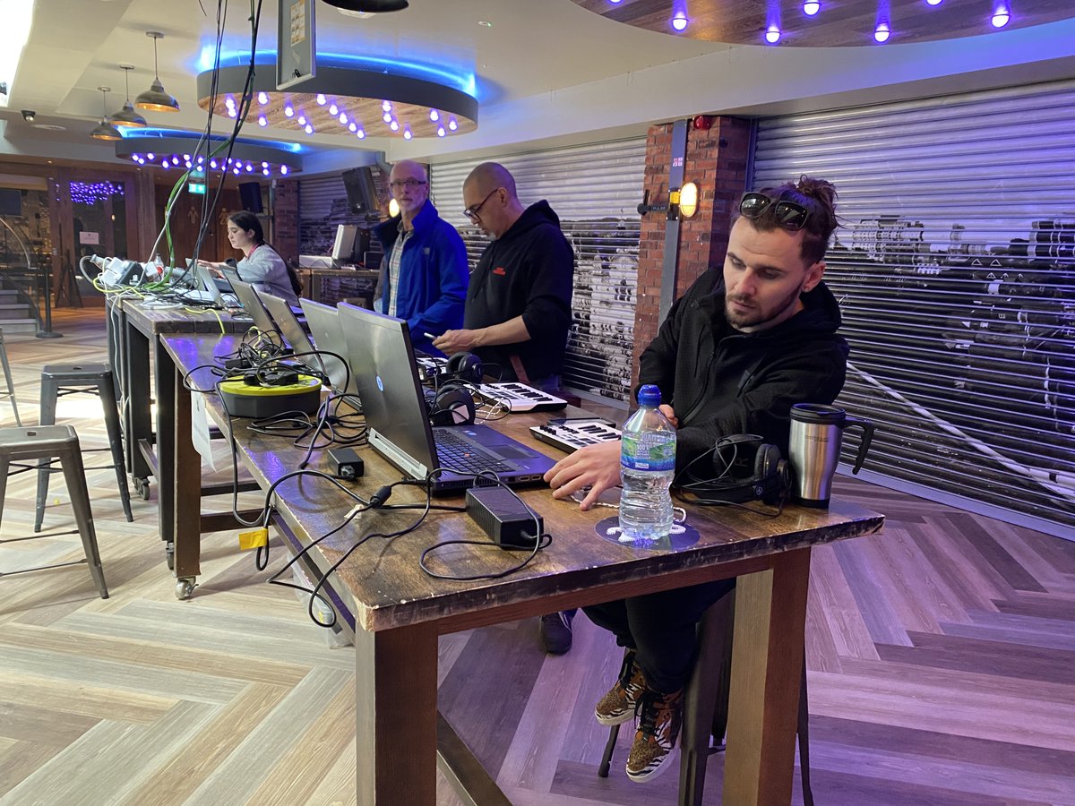 Just before kick-off with <a href="/Ministryof_Life/">Ministry of Life CIC</a> <a href="/Cmcconference/">Enquiries@cardiffmusicconference.co.uk</a> <a href="/cardiffstudents/">Cardiff Students' Union</a> Loads going on with plenty of acts and organisations here to support. #Youthmusicconference #youthmusic
Looking great guys and loving the vibes!