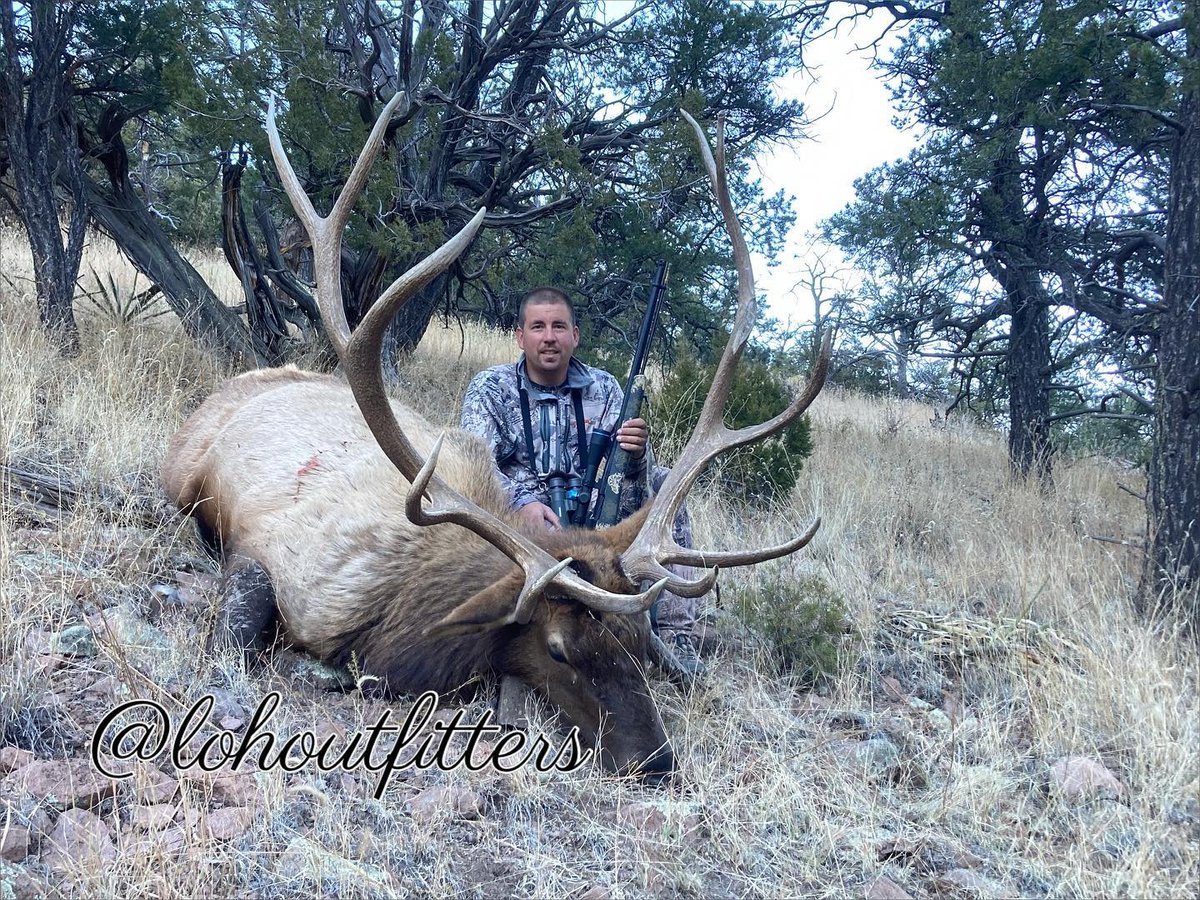KoolaBuck's tweet photo. Brian with his #NewMexico #Elk! The pack out was a rough one, but we made it! 🦌

Guide: @masongreenwood_1

#hunt #bearhunting #huntinggear #huntingusa #bigbucks  #koolabuckgamebag #huntingseason #biggamehunting #huntinglife https://t.co/2muUJYTaGm