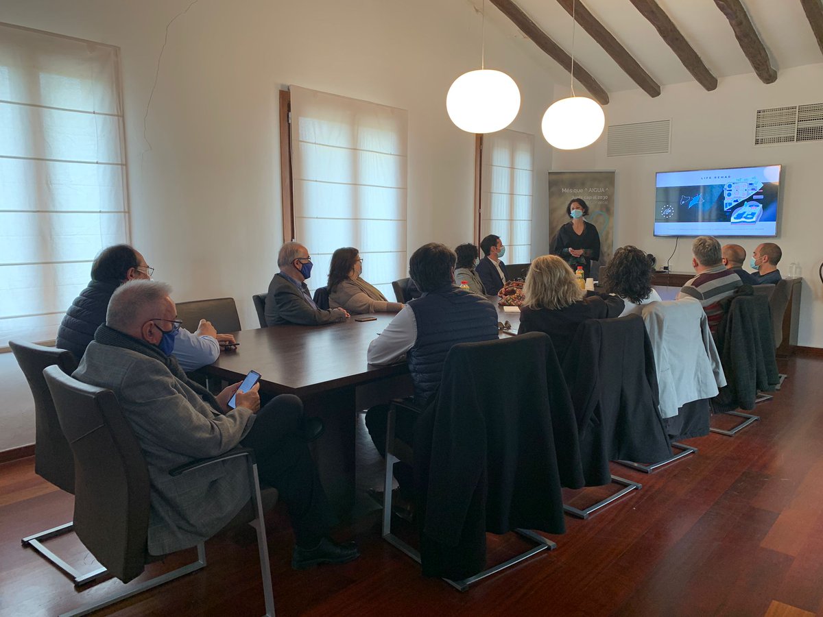 ccmaresme's tweet photo. El #ccmaresme visita avui Comaigua (@comaigua), una societat referent en serveis vinculats al #cicledelaigua a la comarca del Baix Camp.
Una interessant trobada per compartir i recollir iniciatives adaptables al #maresme
#Maresme4Future https://t.co/nWPMjediAk