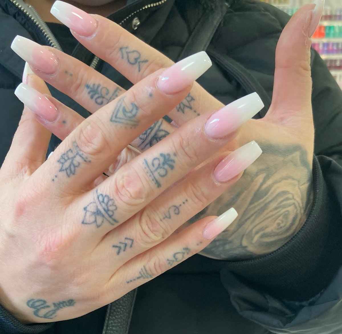 futurehope_DHM's tweet photo. Took a woman back to her favourite salon after years of not getting her nails done.
Small things can have a big impact.
💅💚 #pauseorg #selfcare #youareworthit https://t.co/EB1uJsyqZu
