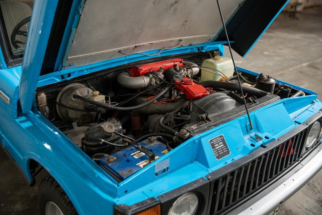 UltimativCars's tweet photo. #Webbs3CC

The 1st-gen #LandRover #RangeRover ["#Classic"] (1970-96) was made in 317,615 orig.-units, of which 15,262 u. as #SuffixF (MY78: 08.77-07.78).

This fully restored 1977 Suffix F from #Australia🇦🇺was est. at AUS$50-60k | $37,2-67k | 34,1-40,9k €, but couldn't be sold. https://t.co/rVM94MQCyW