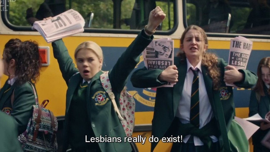 biglttlefleabag's tweet photo. HAPPY INTERNATIONAL DERRY GIRLS DAY WE’RE FINALLY GETTING THEM BACK https://t.co/yuAADAJ4H9