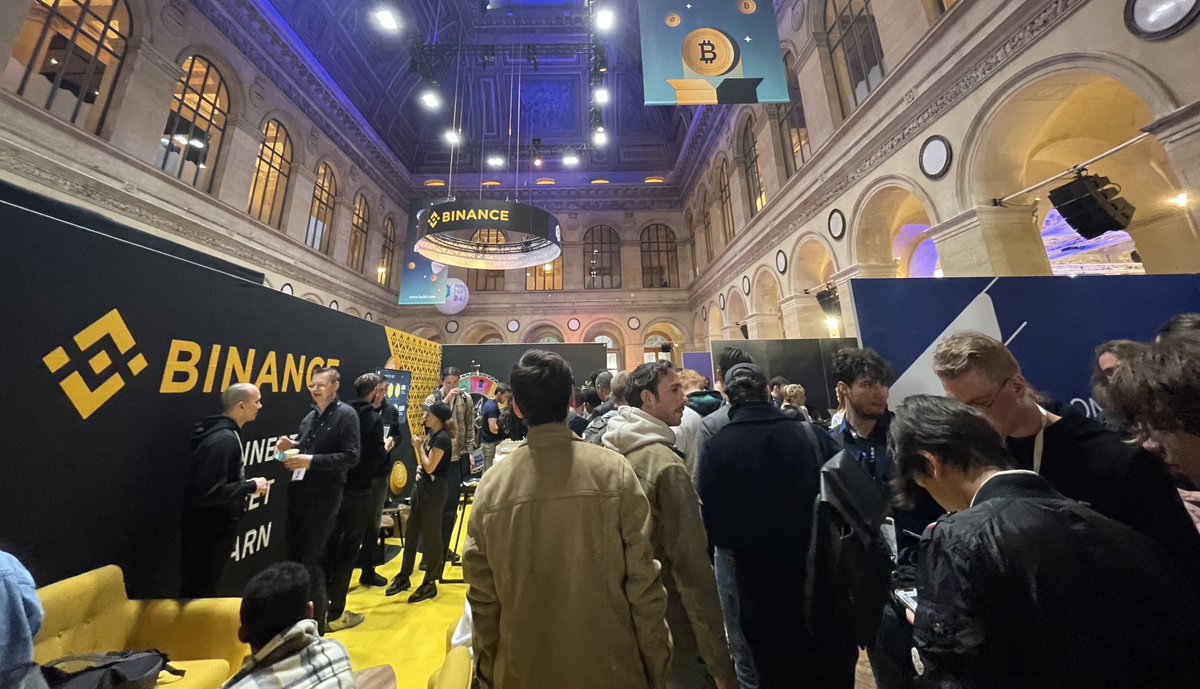 binance's tweet photo. Lots of actions at the #Binance @PBWSummit booth!

Come by and say Bonjour 👋 https://t.co/KESnxnqVDW